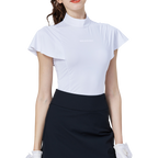 ウェーブ袖とスタンドカラーが特徴の白い半袖トップス。