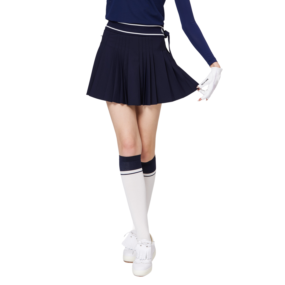 High-waisted women's pleated skirt